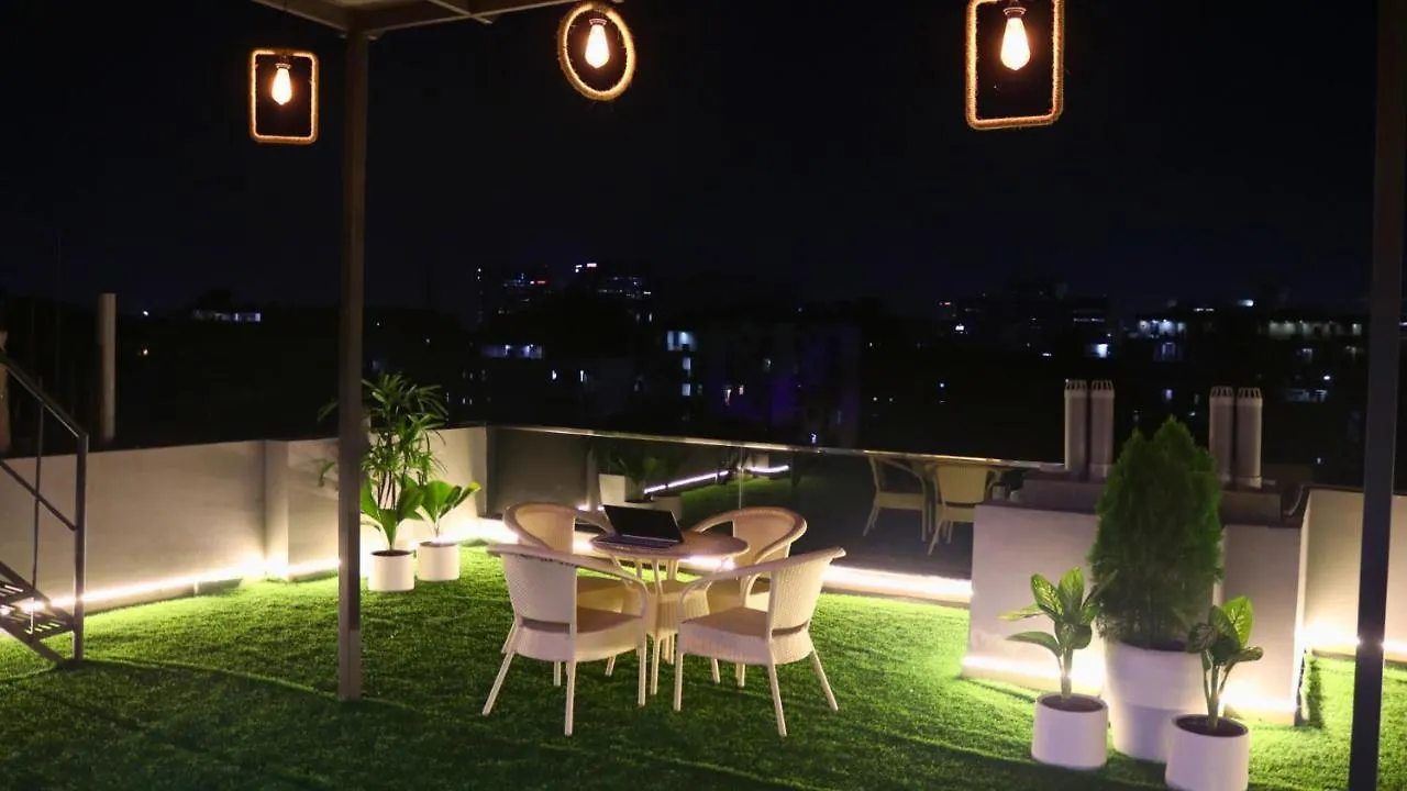 Fuji Ryokan Corporate Stays غورغاون 3*,  الهند